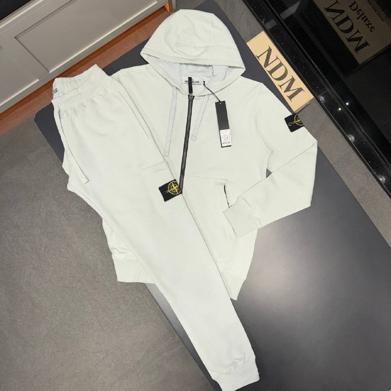 Men Tracksuit Forwarded From NDM DELUXEMen Tracksuit