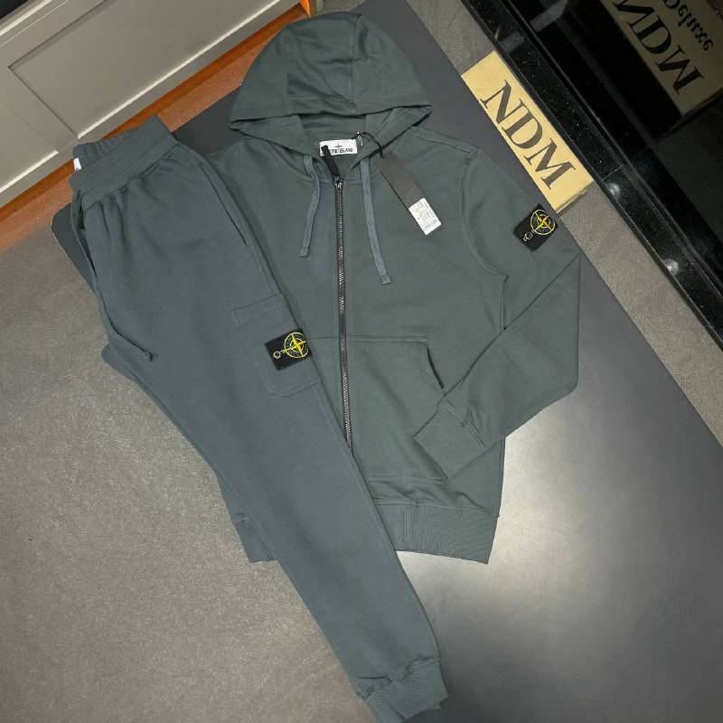 Men Tracksuit Forwarded From NDM DELUXEMen Tracksuit
